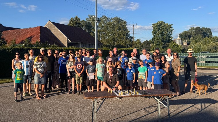 Schach (1)-cropped Schach (1)-cropped